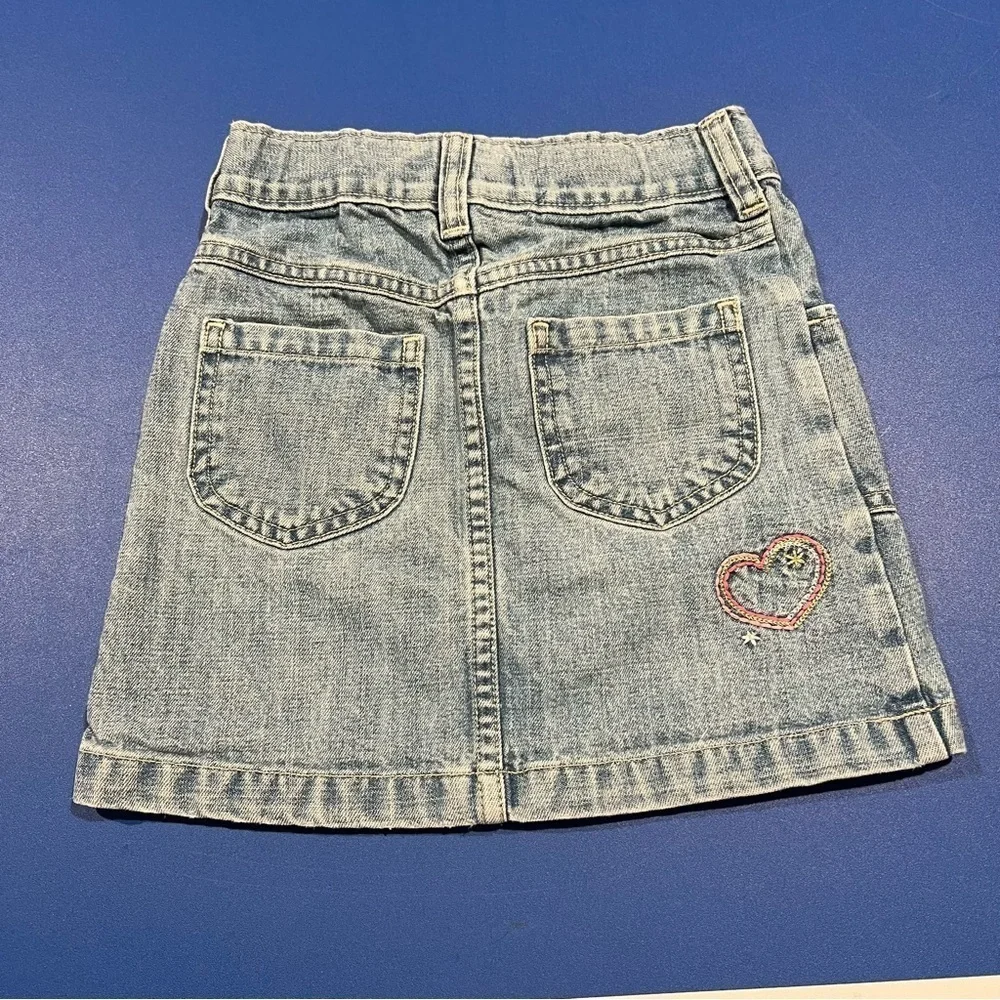 Oshkosh B'gosh Girls Denim Heart Floral Embroidered Skirt Size 4
